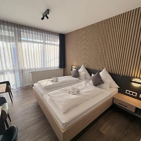 Flair Zur Therme 3* 巴德韦斯特科特