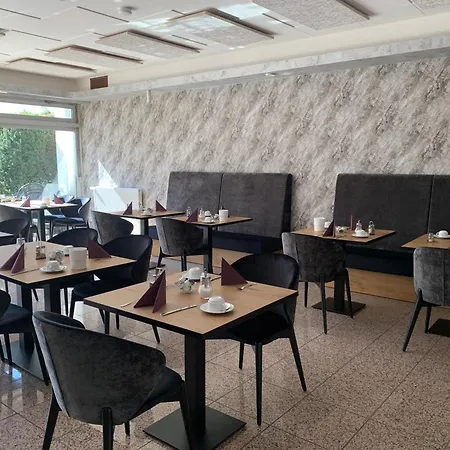 Hotell Flair Zur Therme 3*