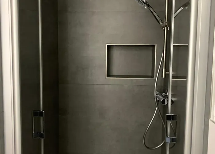 Zur Therme فندق